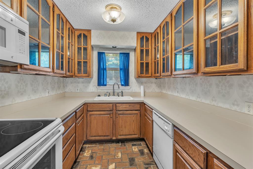 1232 Valley Vista Drive