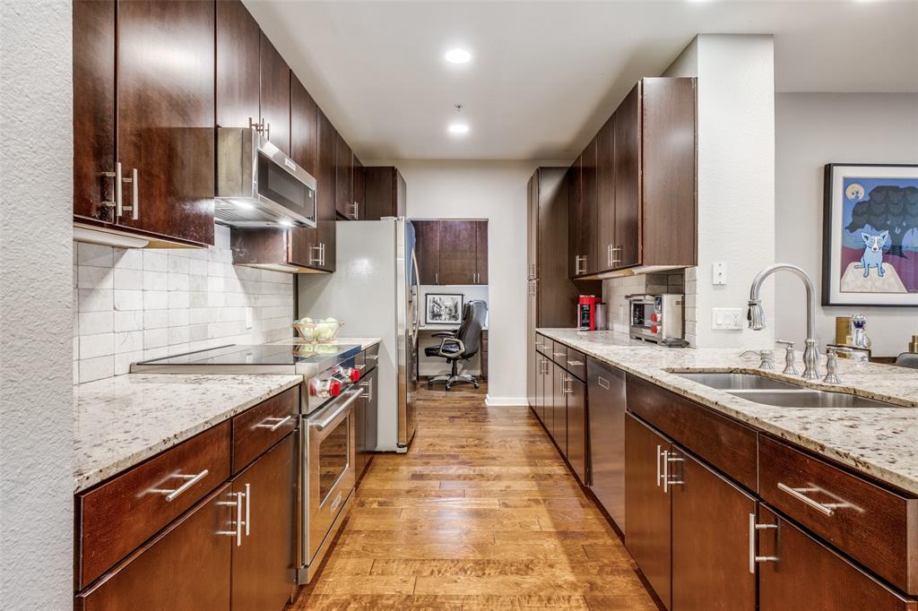 Brownstones On Bowser Condos - Residential