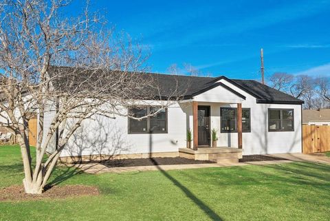 2505 Poinsettia Drive Dallas TX 75211