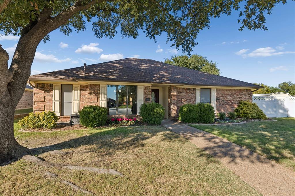 2051 Robin Hill Lane