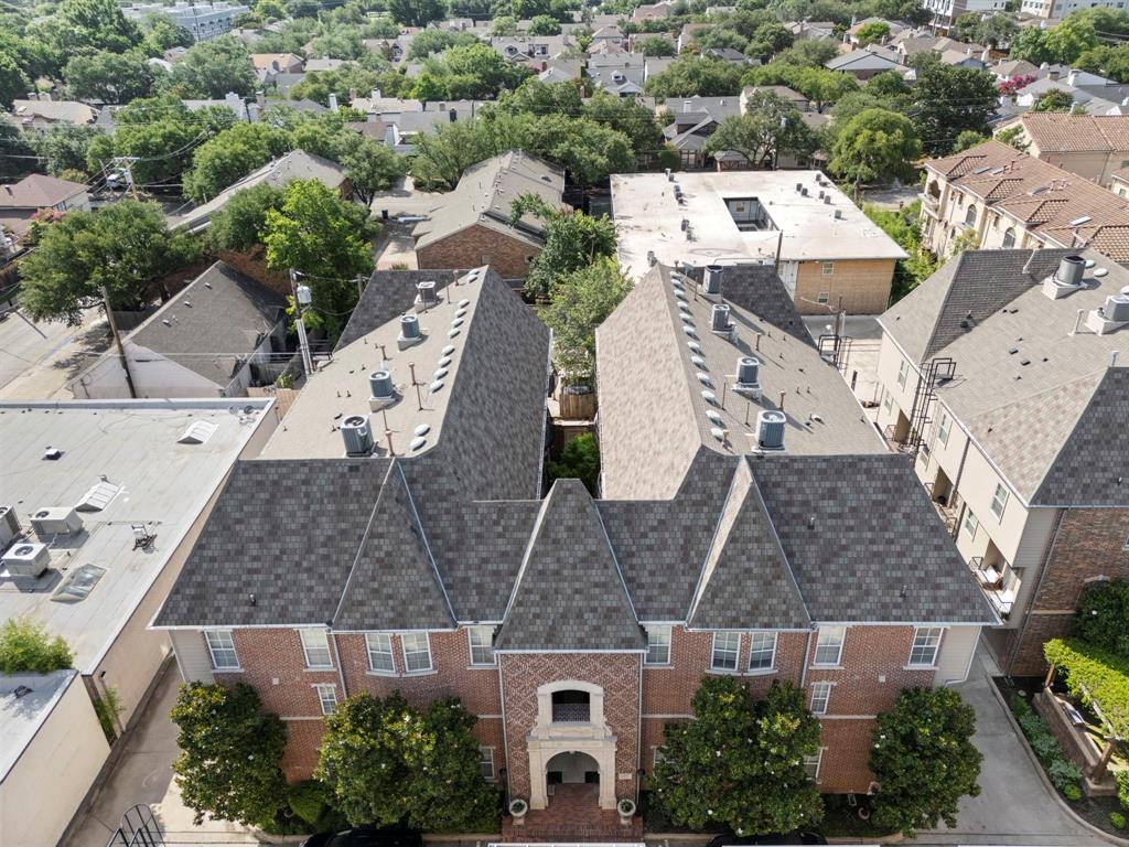 Ross Ave Brownstones - Residential