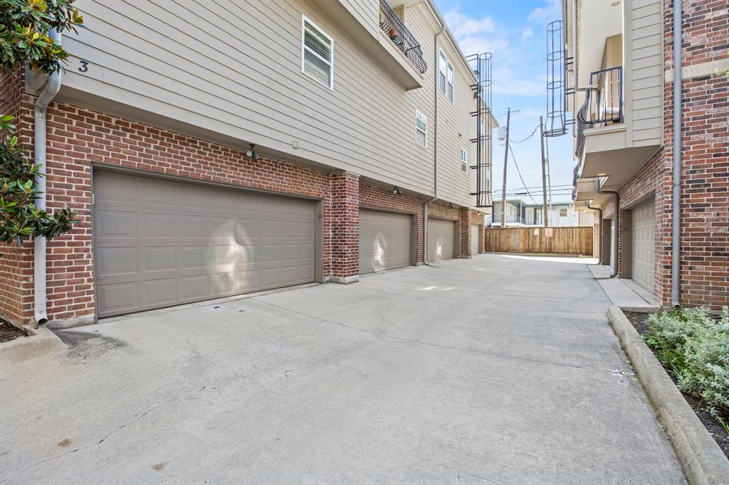 Ross Ave Brownstones - Residential