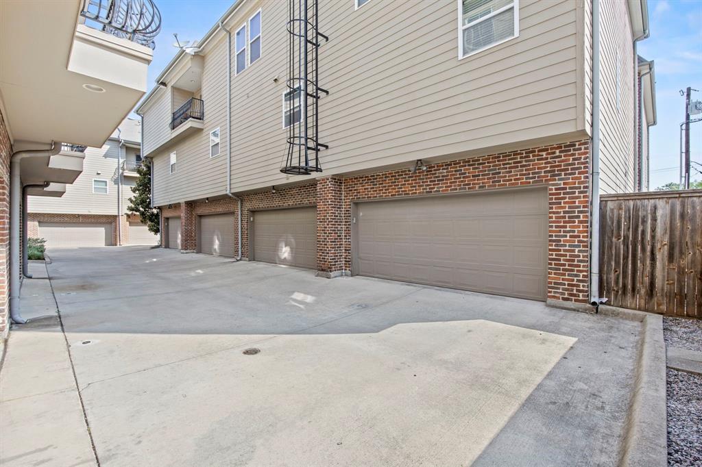 Ross Ave Brownstones - Residential