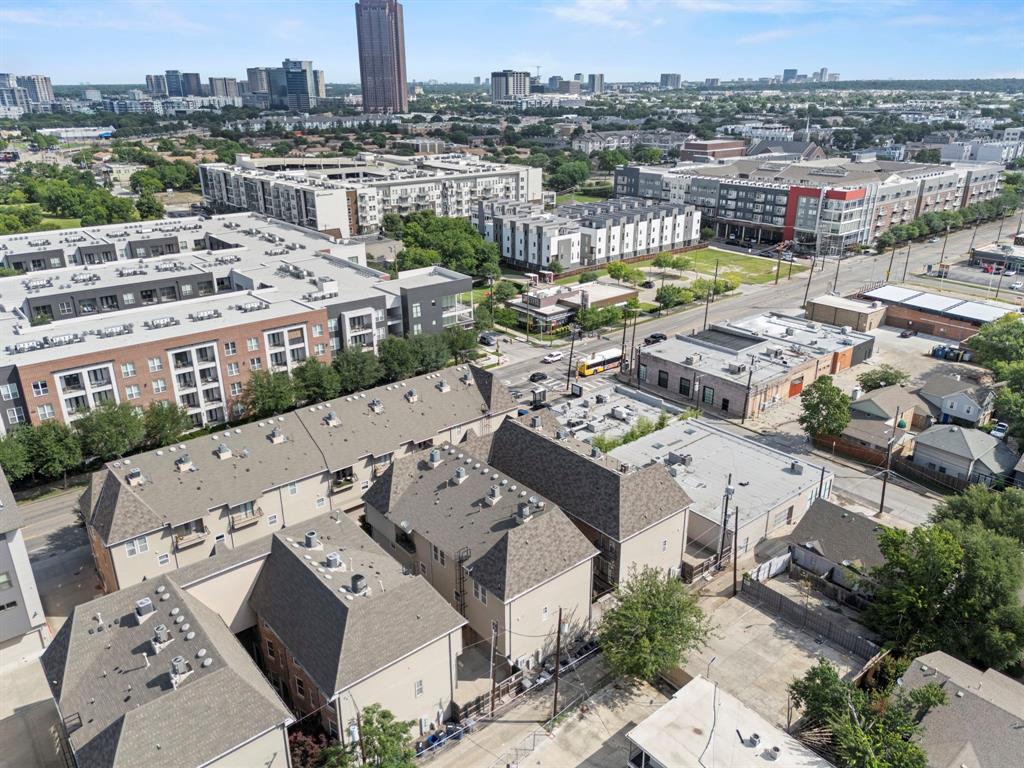Ross Ave Brownstones - Residential