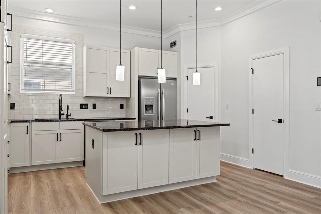 Ross Ave Brownstones - Residential