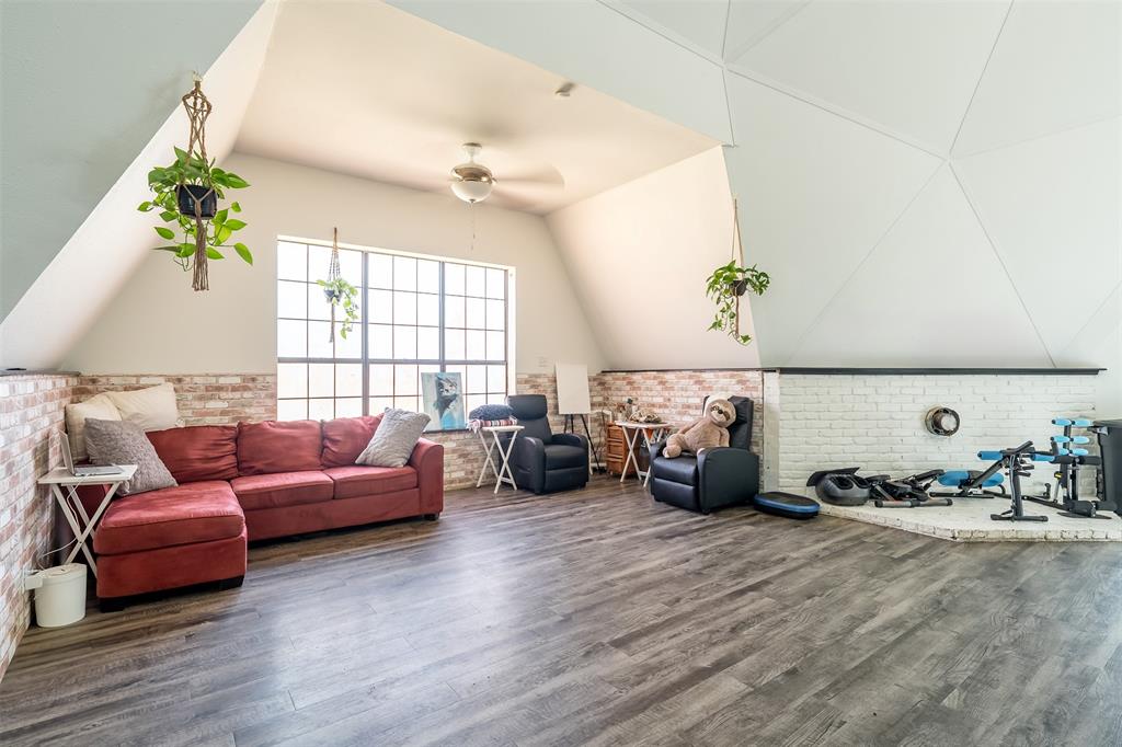 19413 US HWY 271 Highway