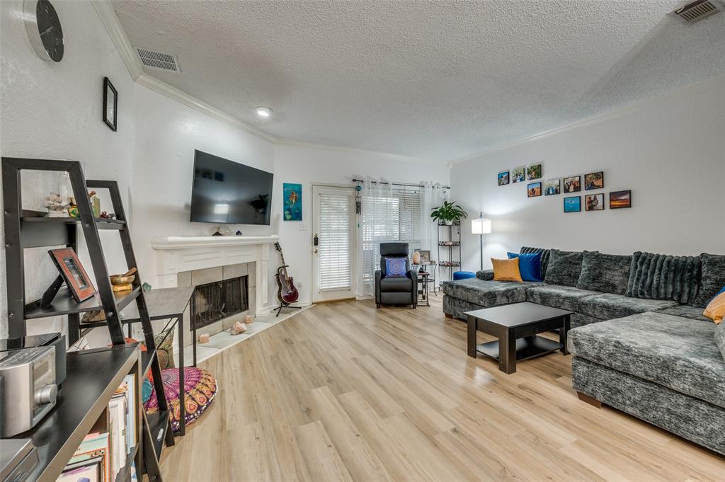 Lakeshore Condo - Residential