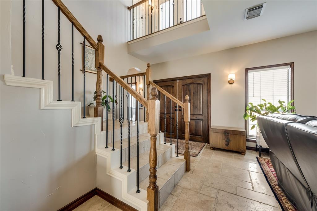 3201 Lakeside Drive