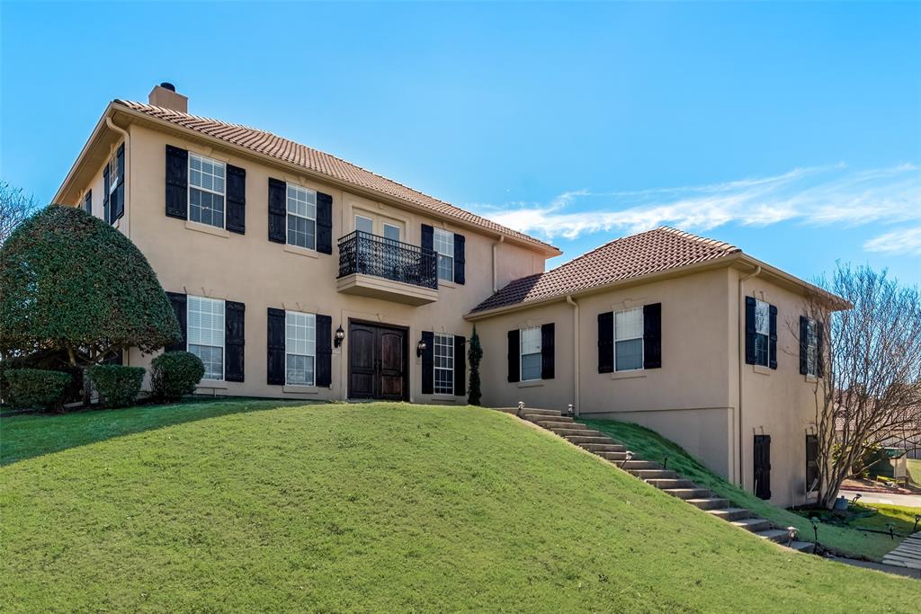 3201 Lakeside Drive