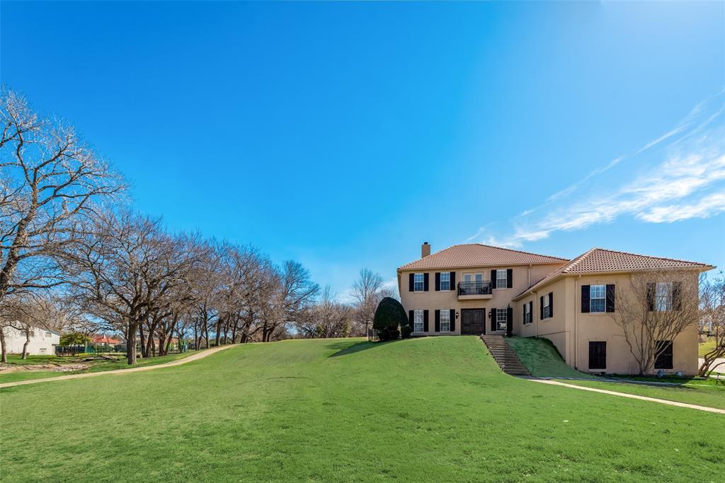 3201 Lakeside Drive