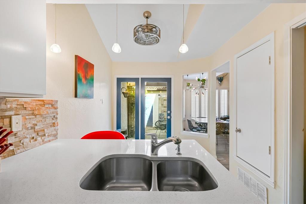 Lifescape Villas On Midway A Condo - Residential