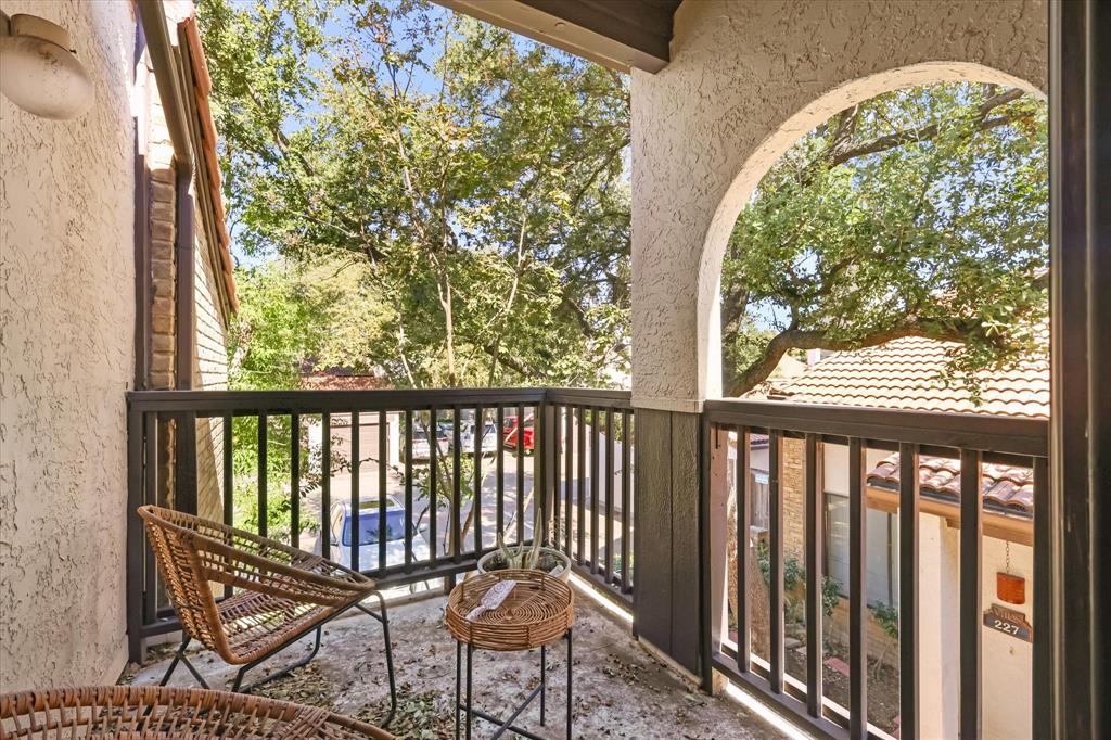 Lifescape Villas On Midway A Condo - Residential