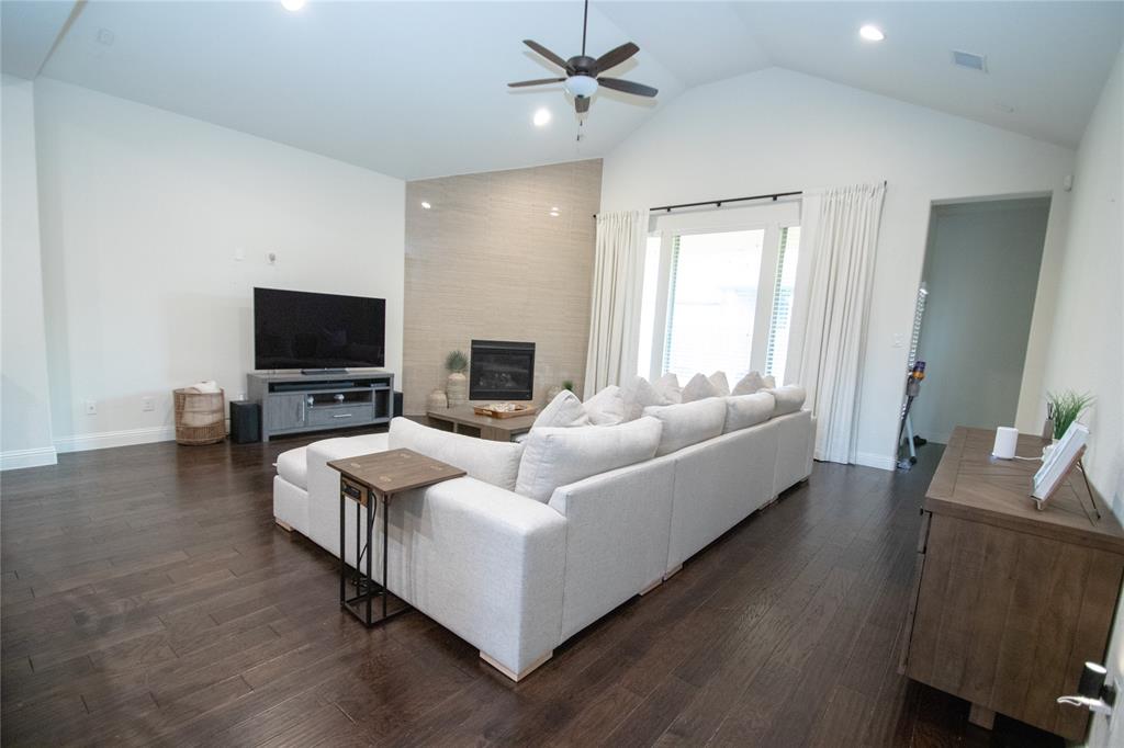 14813 Cedar Flat Way