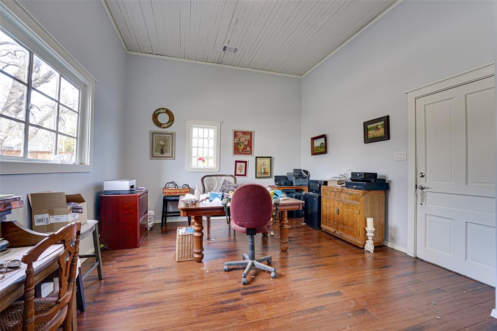 Town - Commercial Sale