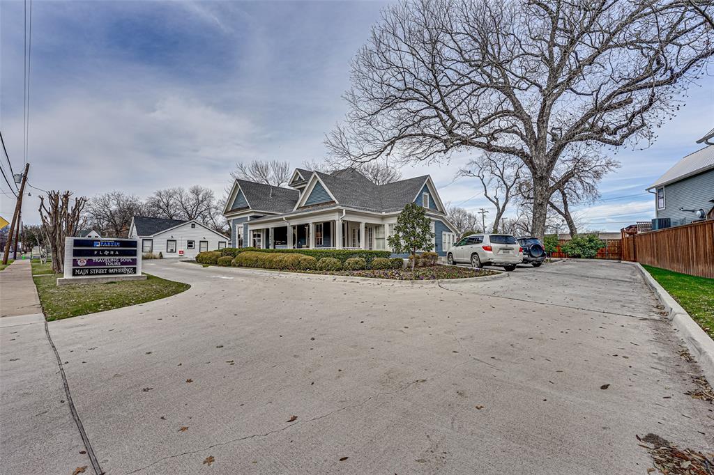 Town - Commercial Sale