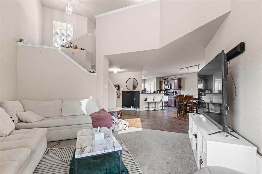 1734 Pioneer Way