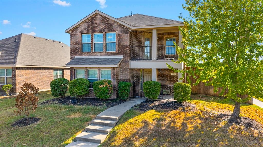 1734 Pioneer Way