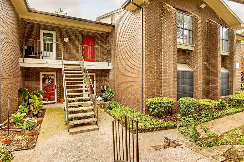 Wedglea Place Condo - Residential
