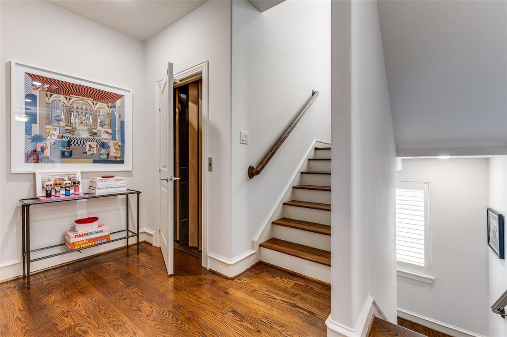 Courtyards At Normandy - Residential