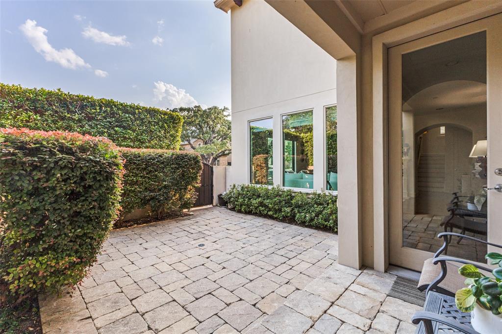 Courtyards At Normandy - Residential