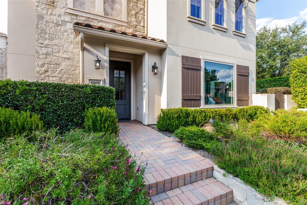 Courtyards At Normandy - Residential