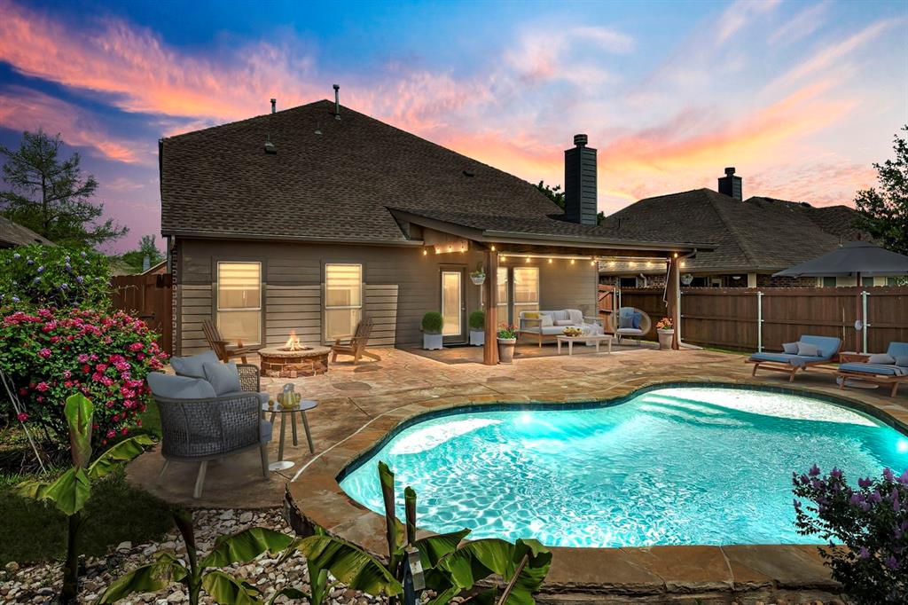 10121 Sailboard Drive