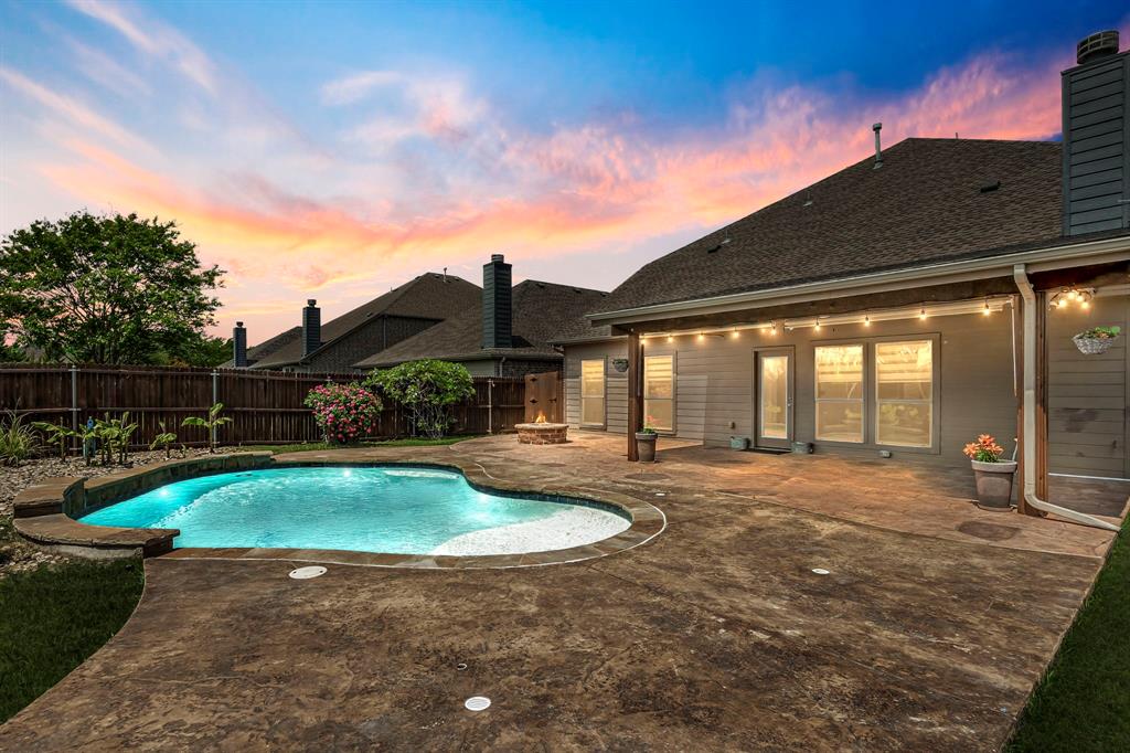 10121 Sailboard Drive