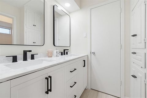 Tiny photo for 9506 Milltrail Drive, Dallas, TX 75238 (MLS # 21340484)