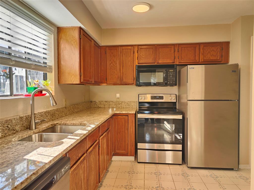 Parkway Lane Ph I - Residential Lease