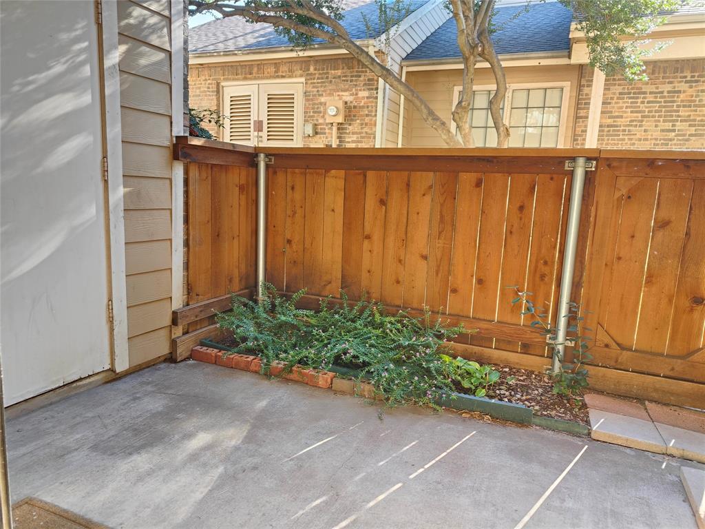 Parkway Lane Ph I - Residential Lease