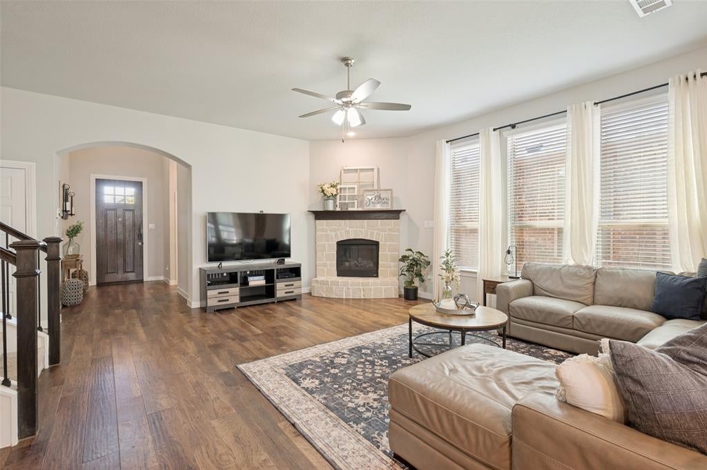 917 Meadows Drive