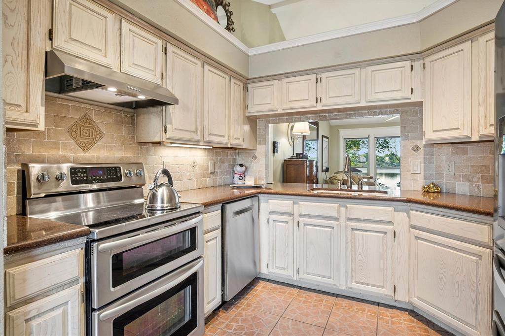 1303 Lakeshore Drive