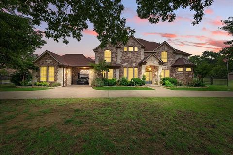 2056 Willow Bend Drive Oak Leaf TX 75154