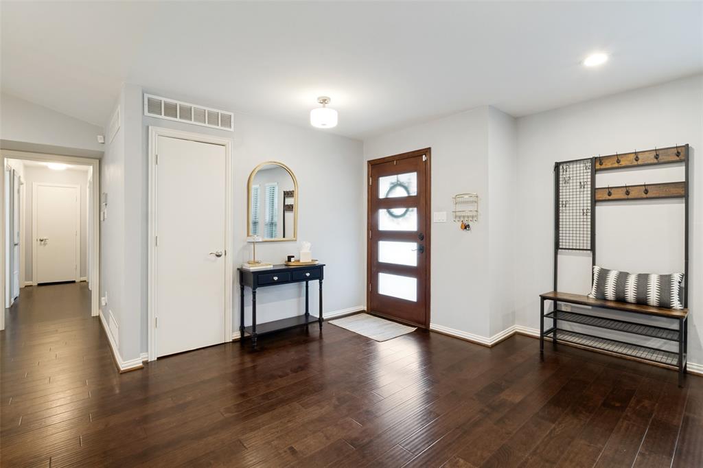 7429 La Manga Drive