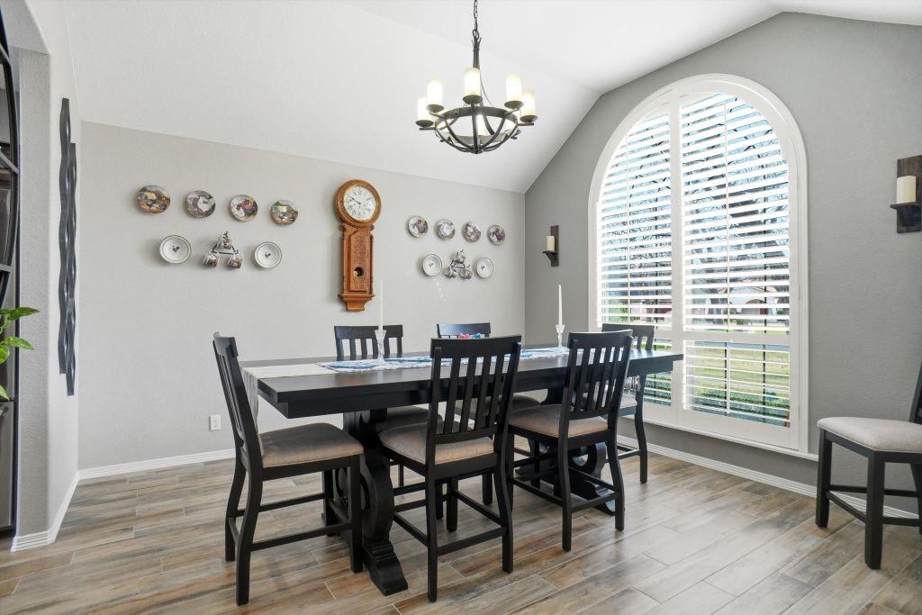 7611 Ravenswood Road