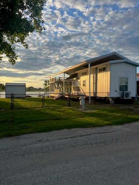 2054 Pelican Isle