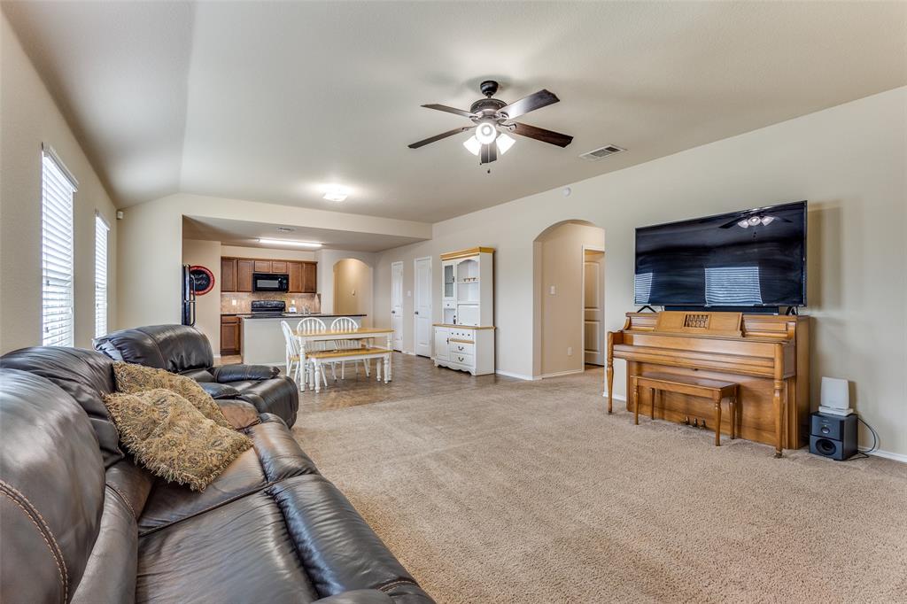 1400 Meadow Creek Drive