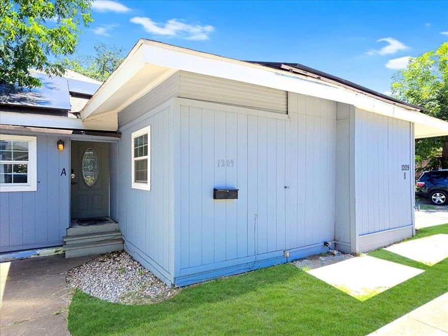 Duplex near the Stockyards has great cash flow. The right side is a 2-bedroom, 1-bath, and leases for $1300 a month. The left side is vacant currently and should rent for the same amount. That is $31,200 in annual income. The left side has an add-on and is larger than the right side. 9x7 office and 2 storage areas inside that could be used in multiple ways. 1 is 13x6 & the other is 12x6. Only show the left side until we have an executed contract