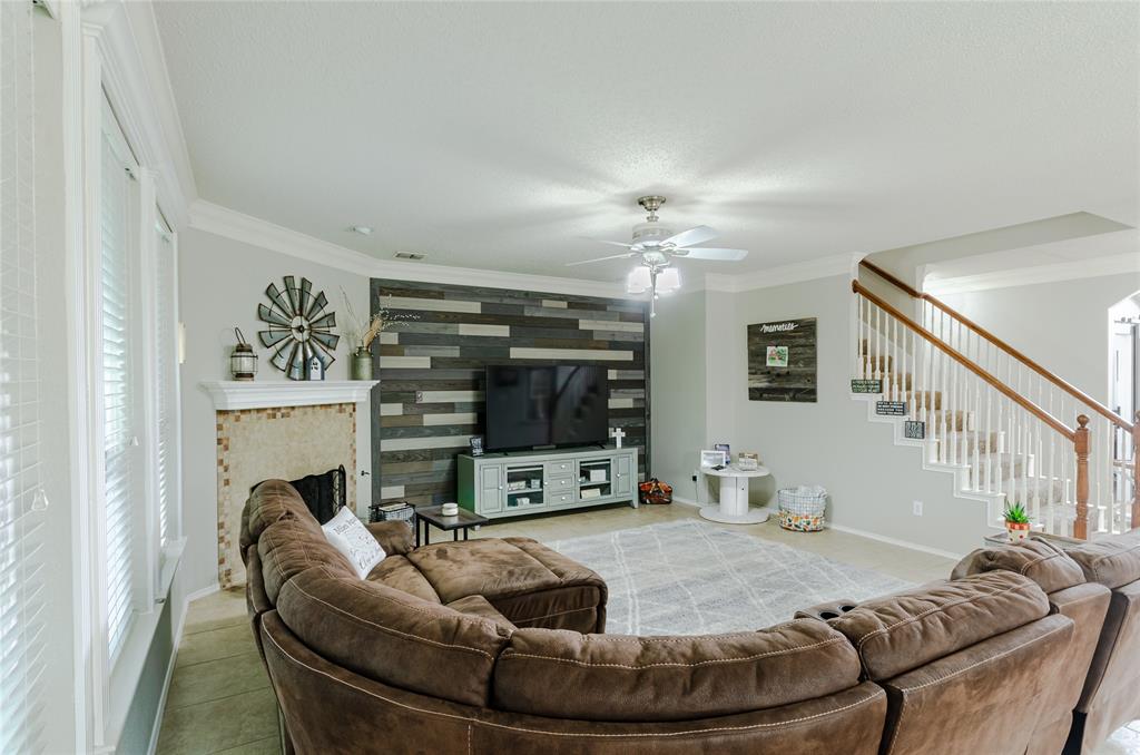 1422 Autumnmist Drive