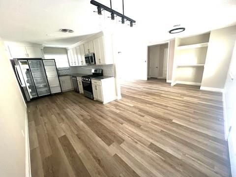 Dutch Village 02 - Residential Lease