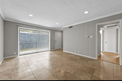5315 Fleetwood Oaks Avenue 260 Dallas TX 75235