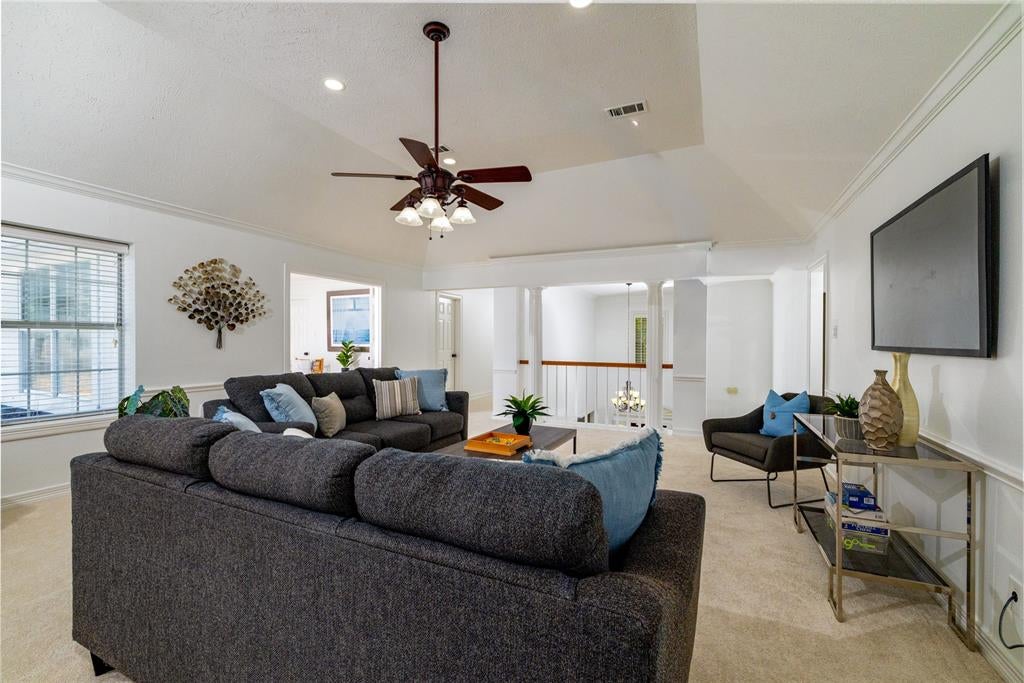 585 Oak Hill Dr, Southlake, TX, 76092, USA, 5 Bedrooms Bedrooms, ,4 BathroomsBathrooms,Residential,Pending,585 Oak Hill Dr,21278425