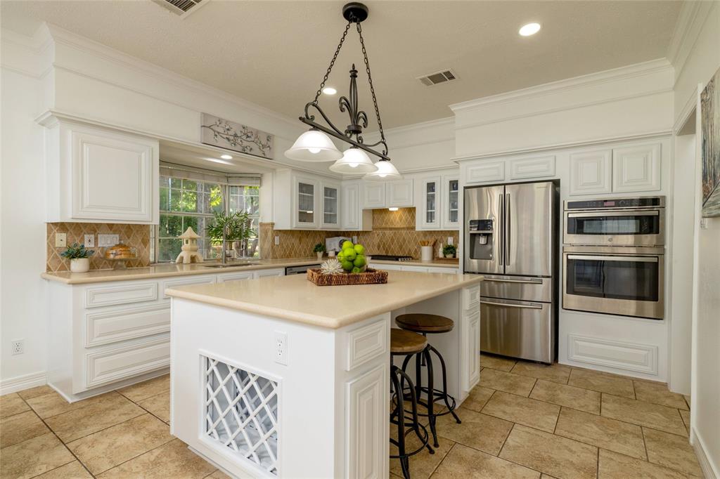 585 Oak Hill Dr, Southlake, TX, 76092, USA, 5 Bedrooms Bedrooms, ,4 BathroomsBathrooms,Residential,Pending,585 Oak Hill Dr,21278425