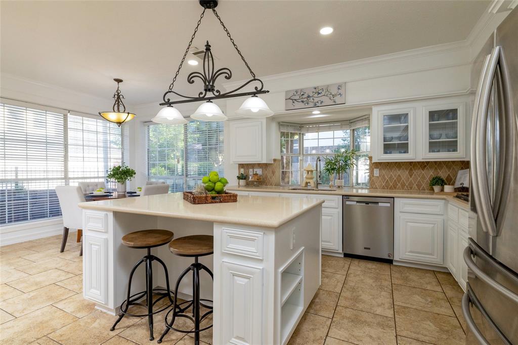 585 Oak Hill Dr, Southlake, TX, 76092, USA, 5 Bedrooms Bedrooms, ,4 BathroomsBathrooms,Residential,Pending,585 Oak Hill Dr,21278425