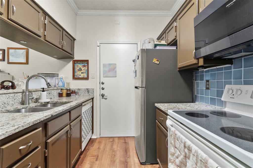 Oaks On Montfort Ph 02 03 04 - Residential