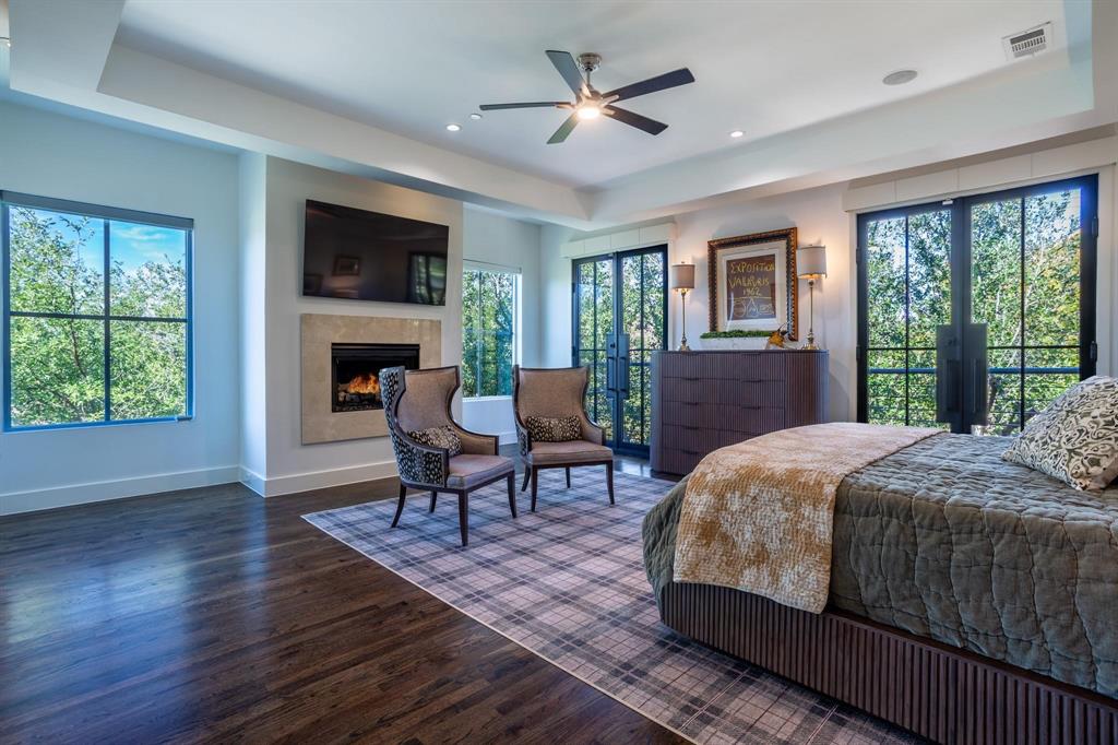 Pecan Plaza - Residential