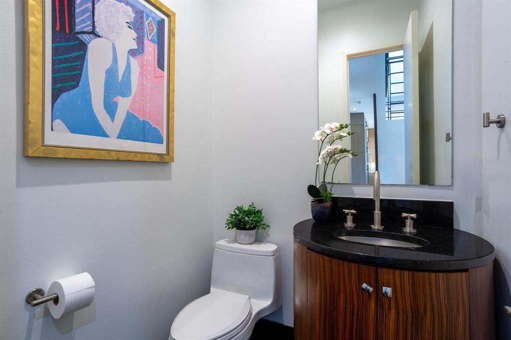 Pecan Plaza - Residential