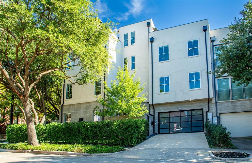 Pecan Plaza - Residential