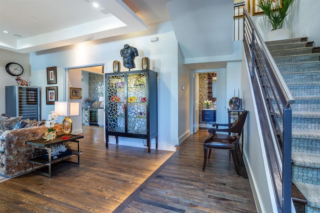 Pecan Plaza - Residential