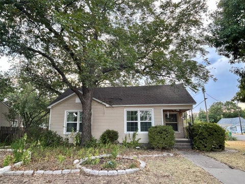 Photo of 421 N Hickory Street, Muenster, TX 76252 (MLS # 21371430)